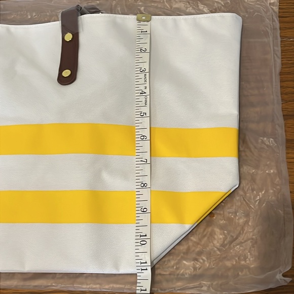 Yellow and White Tote or Garment Bag - Picture 6 of 6